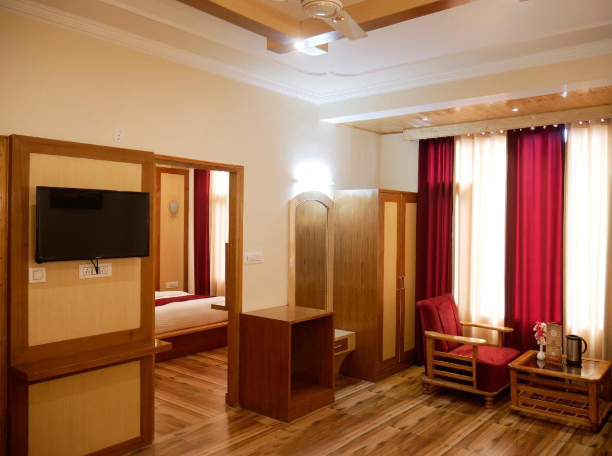 New Ambika International Mall Road Hotel Маналі Екстер'єр фото