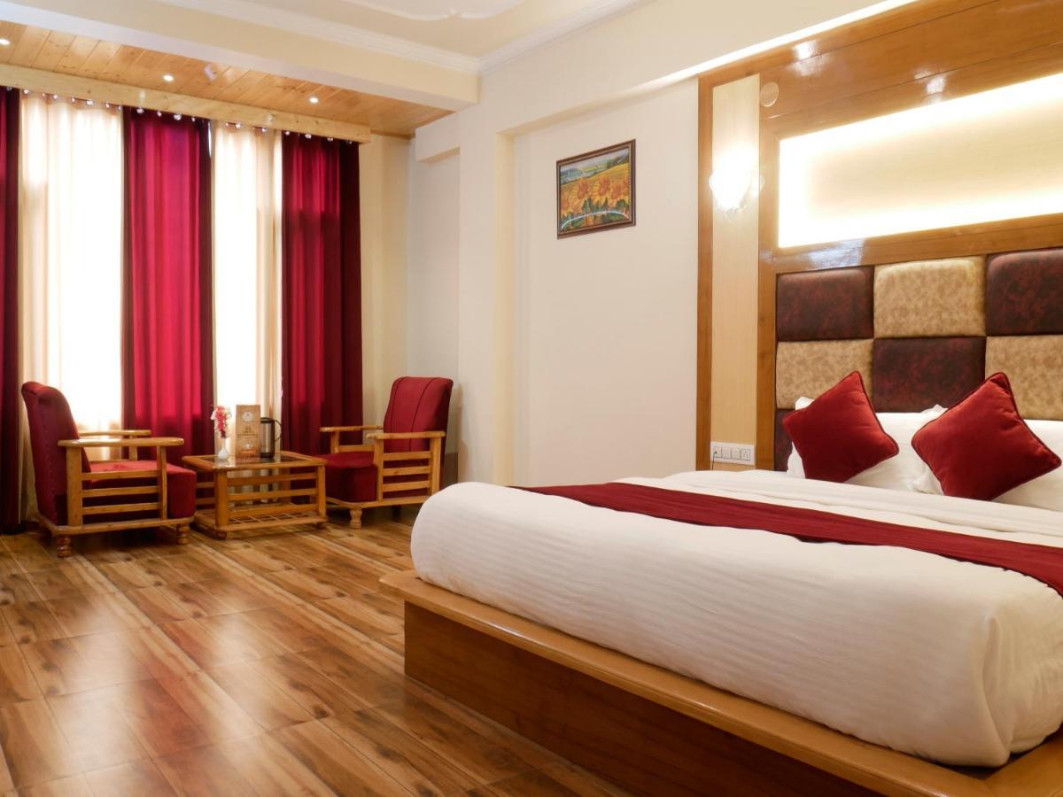 New Ambika International Mall Road Hotel Маналі Екстер'єр фото