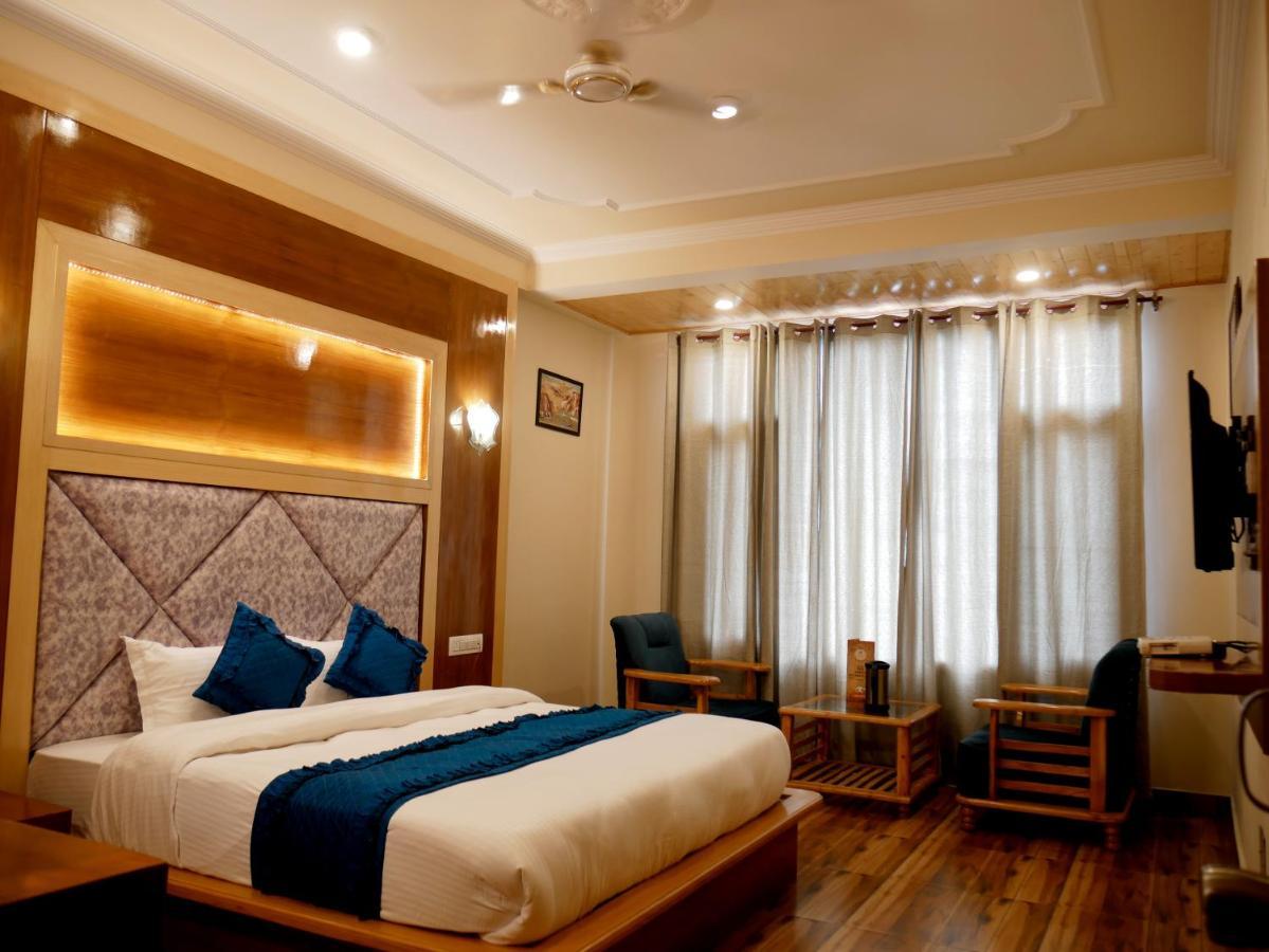 New Ambika International Mall Road Hotel Маналі Екстер'єр фото