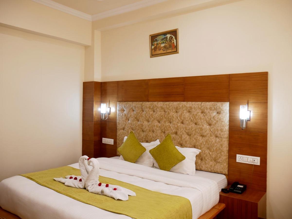 New Ambika International Mall Road Hotel Маналі Екстер'єр фото