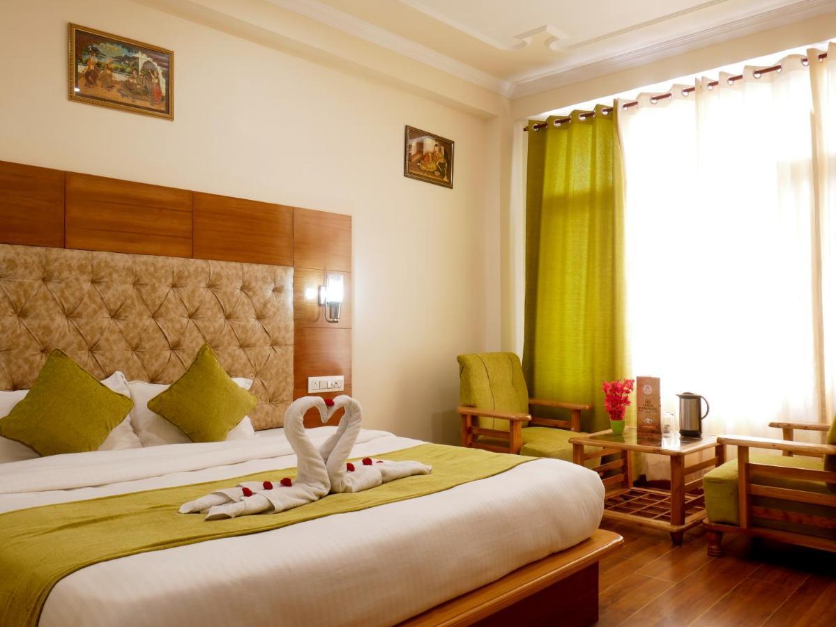 New Ambika International Mall Road Hotel Маналі Екстер'єр фото